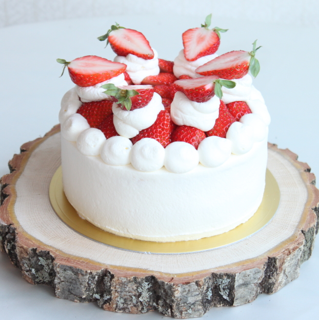 ケーキの台にナラの輪切り板