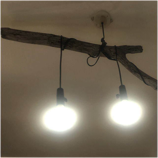 流木ペンダント